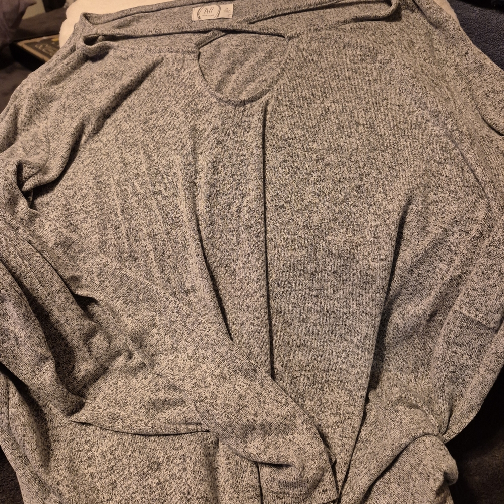 Maurices Women's Gray Crew Neck Sweater